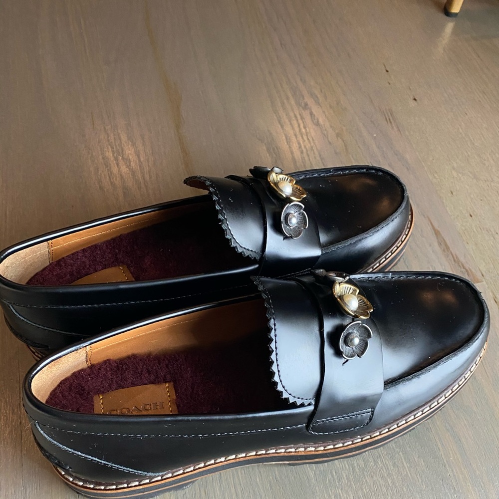 Barely worn coach Lenox sandals